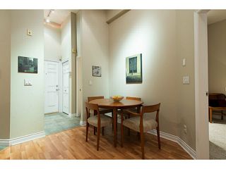 Photo 8: 404 131 W 3RD Street in North Vancouver: Lower Lonsdale Condo for sale in "Seascape Landing" : MLS®# V1036613
