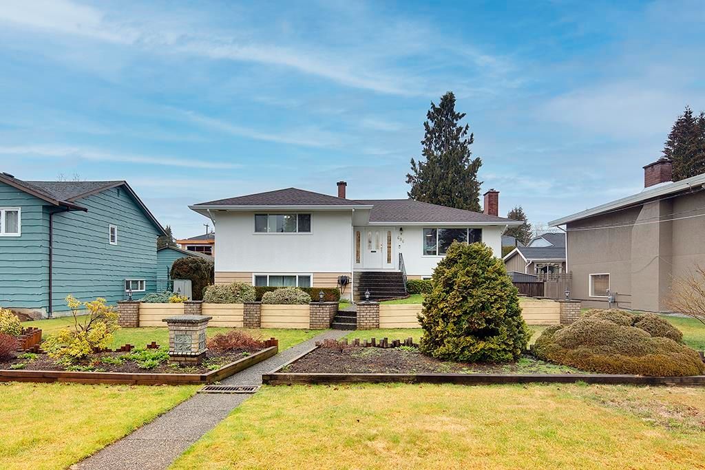 Main Photo: 686 COLINET Street in Coquitlam: Central Coquitlam House for sale : MLS®# R2748547