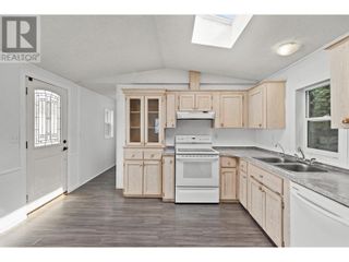Photo 5: 1525 Westside Road Unit# 42 in Kelowna: House for sale : MLS®# 10308250