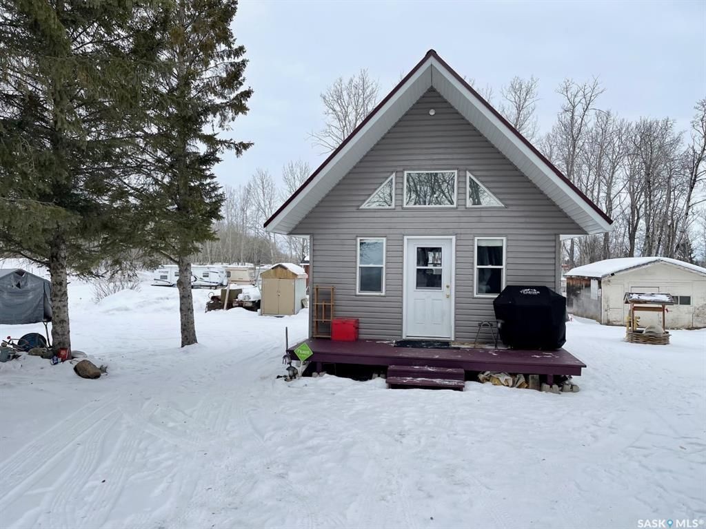 Main Photo: 8 Garand Crescent in Iroquois Lake: Residential for sale : MLS®# SK921038