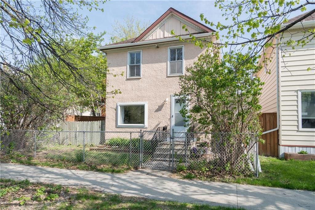 Main Photo: 533 Cherrier Street in Winnipeg: St Boniface Residential for sale (2A)  : MLS®# 202313837