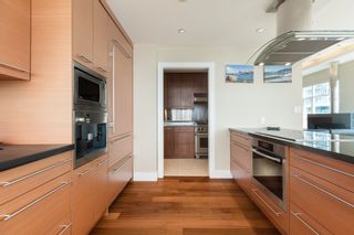 Photo 15: PH1901 480 ROBSON Street in Vancouver: Downtown VW Condo for sale in "R & R" (Vancouver West)  : MLS®# R2823408