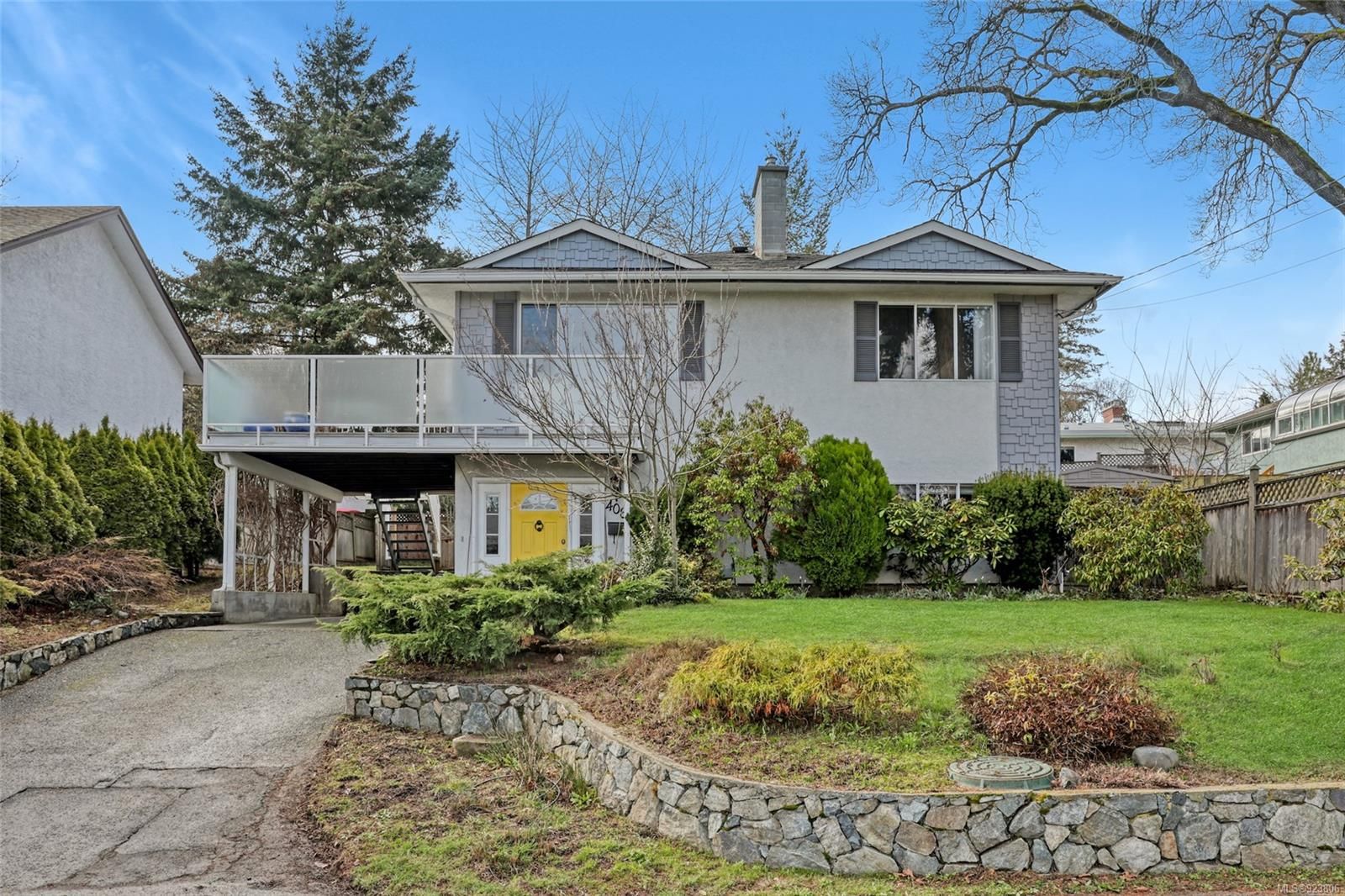 Main Photo: 4086 Tracey St in Saanich: SE High Quadra House for sale (Saanich East)  : MLS®# 923806