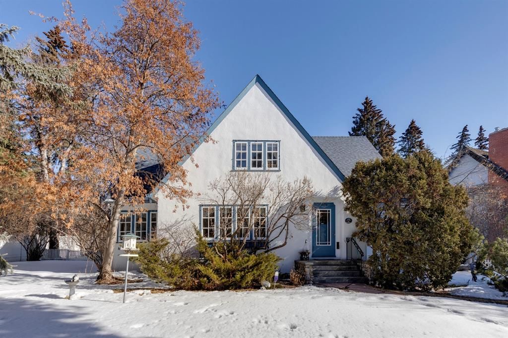Main Photo: 1114 Talon Avenue SW in Calgary: Upper Mount Royal Detached for sale : MLS®# A2034883