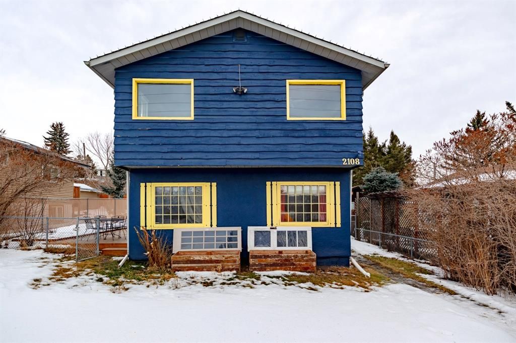 Main Photo: 2108 Home Road NW in Calgary: Montgomery Detached for sale : MLS®# A1171701