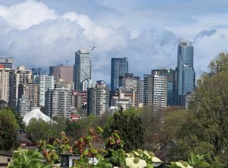 Photo 1: 306 2255 YORK AVENUE in Vancouver: Kitsilano Condo for sale (Vancouver West)  : MLS®# R2385765