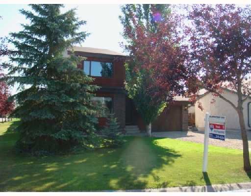 Main Photo: 46 EASTCOTE Drive in WINNIPEG: St Vital Residential for sale (South East Winnipeg)  : MLS®# 2814607