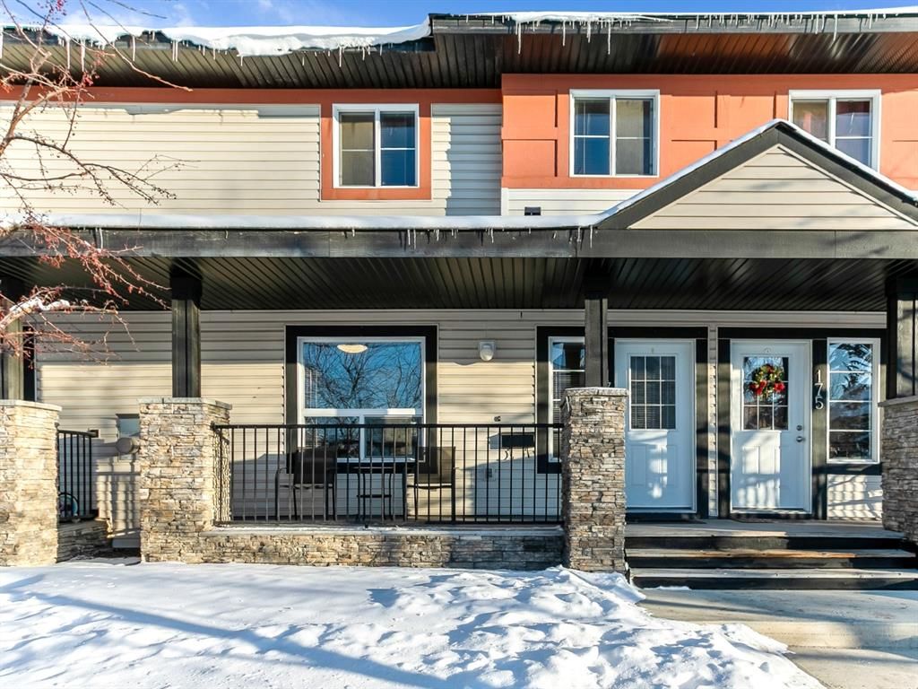 Main Photo: 177 Eversyde Common SW in Calgary: Evergreen Row/Townhouse for sale : MLS®# A1185240