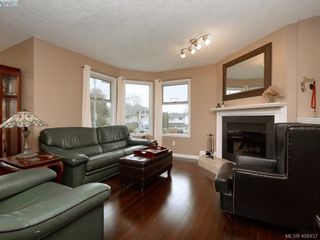 Photo 2: 1279 Lidgate Crt in VICTORIA: SW Strawberry Vale House for sale (Saanich West)  : MLS®# 811754