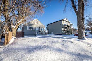 Photo 2: 526 M Avenue North in Saskatoon: Westmount Residential for sale : MLS®# SK917513