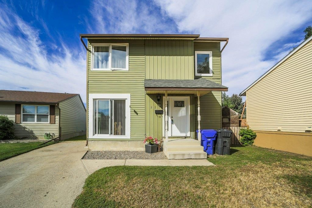 Main Photo: 222 Stafford Bay N in Lethbridge: House for sale : MLS®# A2000133