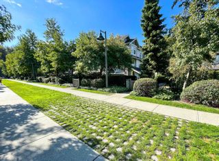 Photo 2: 405 7478 BYRNEPARK Walk in Burnaby: South Slope Condo for sale in "GREEN" (Burnaby South)  : MLS®# R2615130