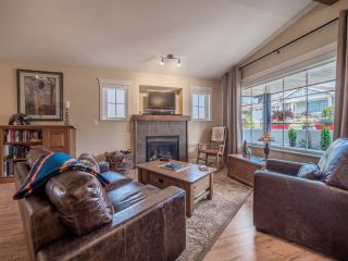 Photo 4: 5708 EMILY Way in Sechelt: Sechelt District House for sale in "Cascade Heights" (Sunshine Coast)  : MLS®# R2375543