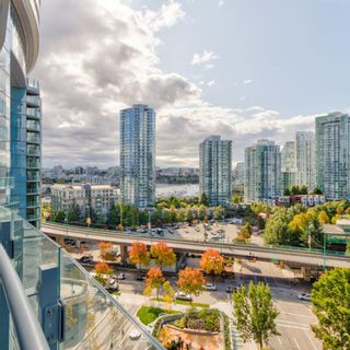 Photo 2: 1205 89 NELSON Street in Vancouver: Yaletown Condo for sale in "Arc" (Vancouver West)  : MLS®# R2875394