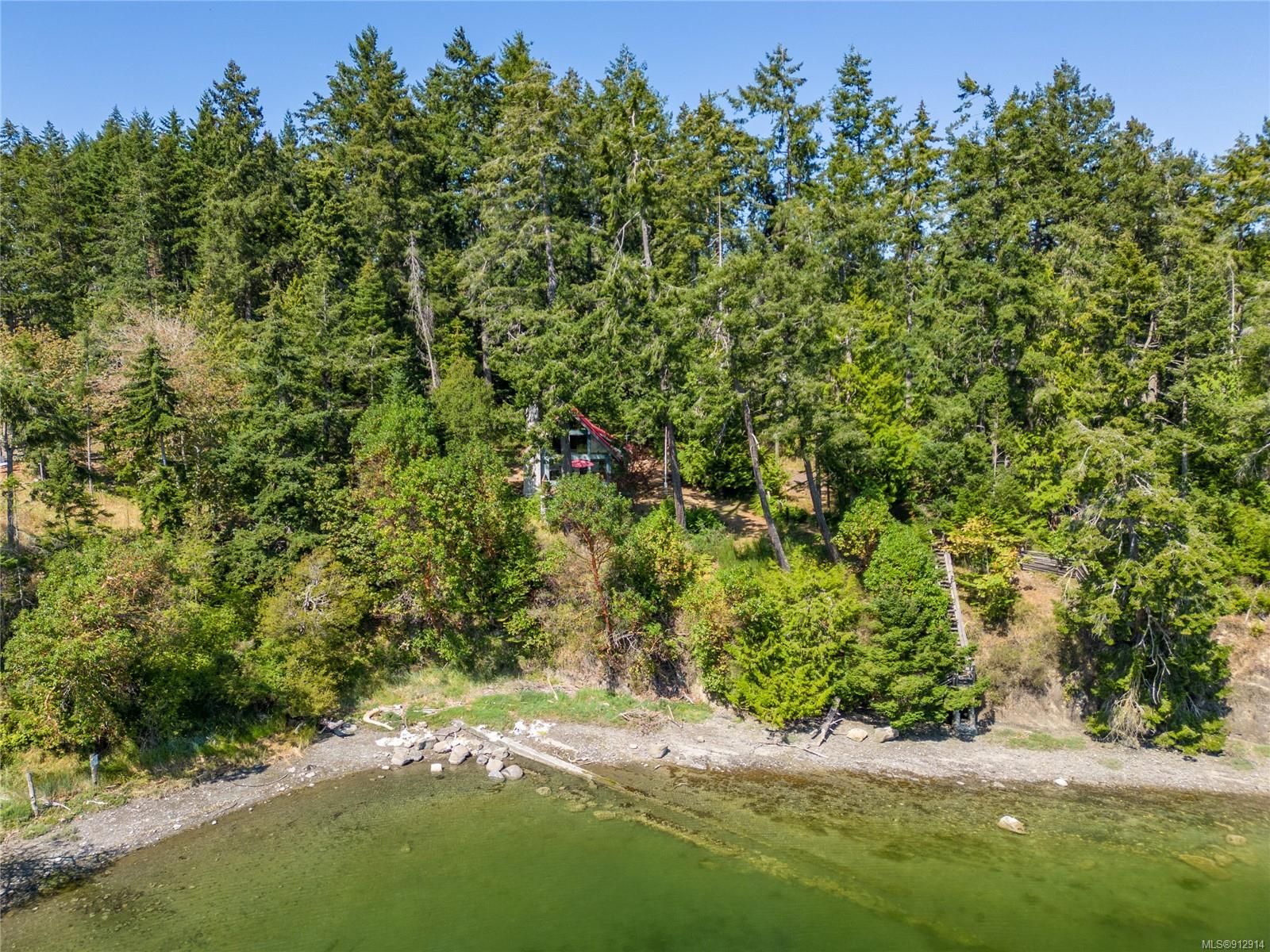 Main Photo: 4602 Pecos Rd in Pender Island: GI Pender Island House for sale (Gulf Islands)  : MLS®# 912914