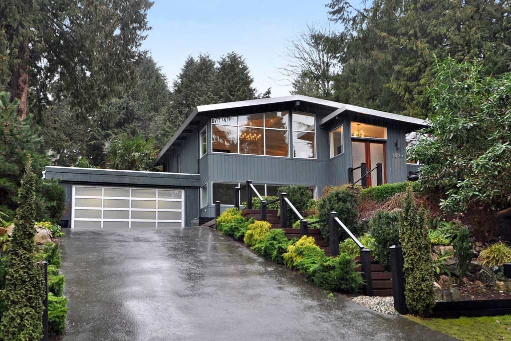 Main Photo: 5574 GALLAGHER Place in West Vancouver: Eagle Harbour House for sale : MLS®# R2139438