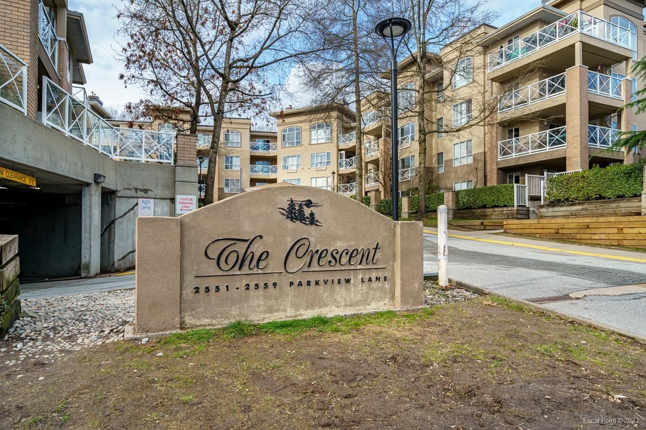 Main Photo: 403 2551 PARKVIEW Lane in Port Coquitlam: Central Pt Coquitlam Condo for sale in "THE CRESCENT" : MLS®# R2757589
