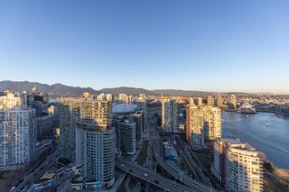 Photo 4: 3902 1033 MARINASIDE Crescent in Vancouver: Yaletown Condo for sale in "Quaywest 1" (Vancouver West)  : MLS®# R2869110