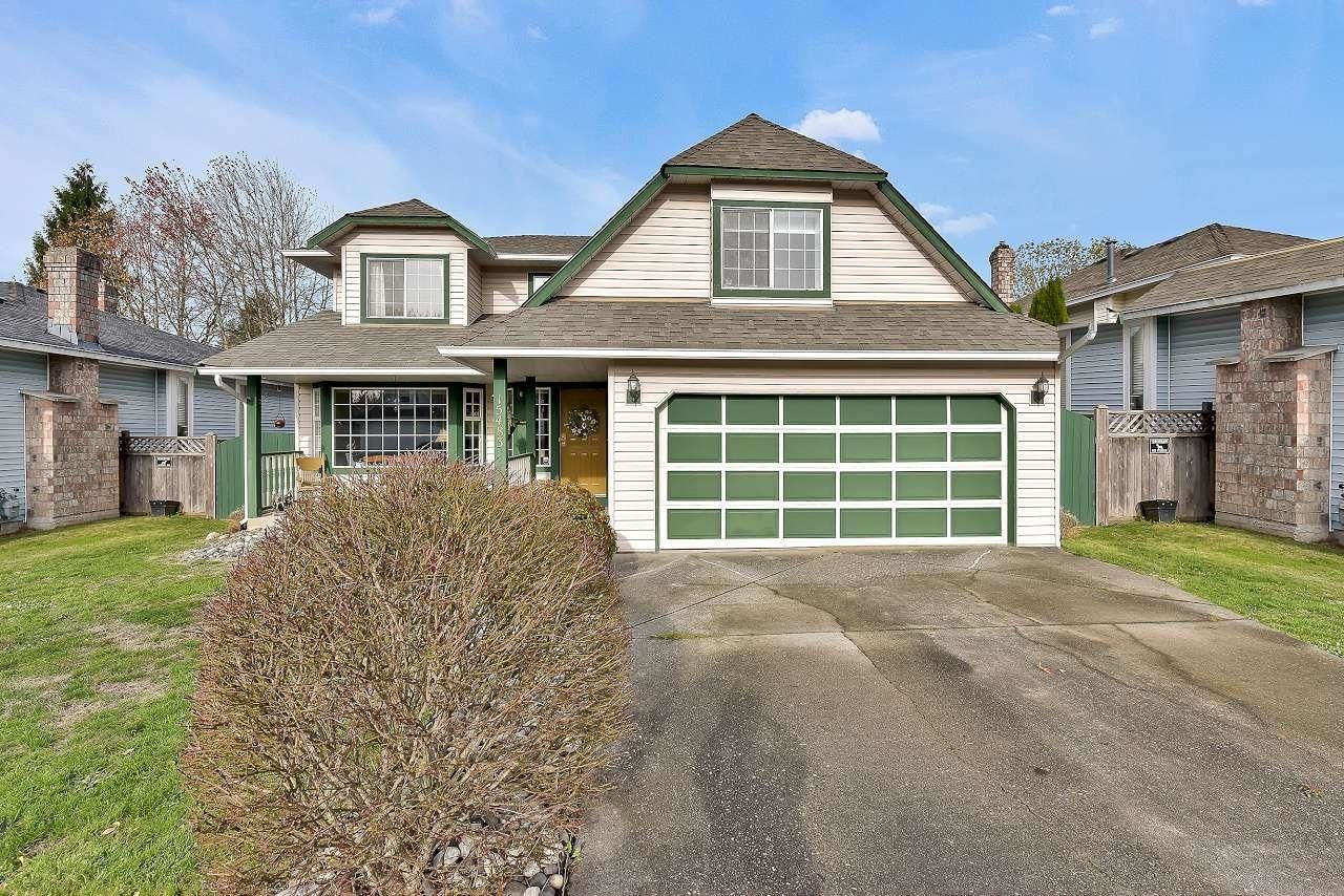Main Photo: 15483 93A Avenue in Surrey: Fleetwood Tynehead House for sale in "BERKSHIRE PARK" : MLS®# R2632048