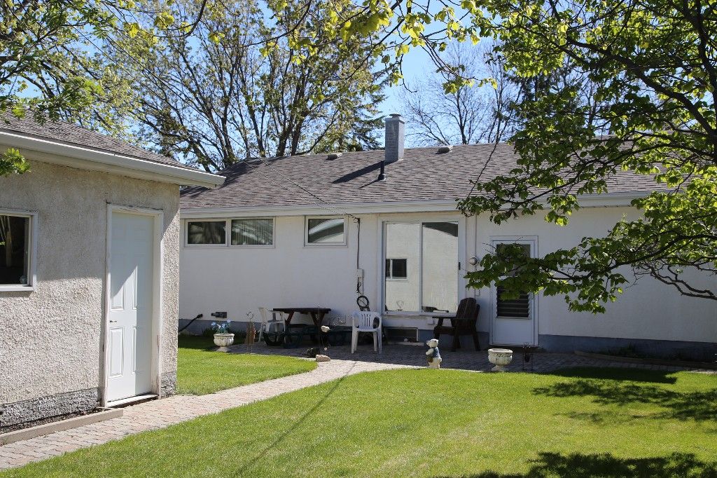 Photo 34: Photos: 310 Raquette Street in Winnipeg: Westwood Single Family Detached for sale (West Winnipeg)  : MLS®# 1513263