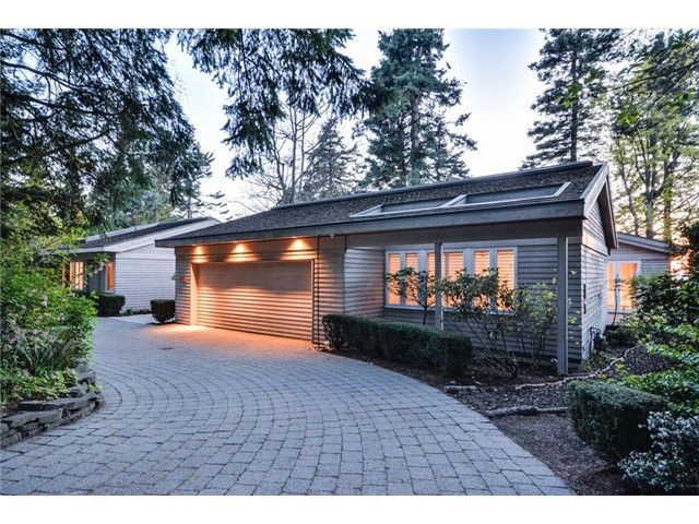 Main Photo: 2599 CRESCENT DR in Surrey: Crescent Bch Ocean Pk. House for sale (South Surrey White Rock)  : MLS®# F1409827