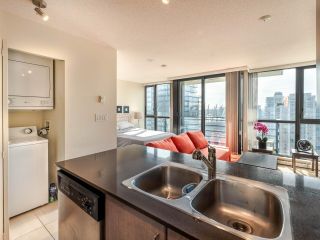 Photo 5: 2503 909 MAINLAND Street in Vancouver: Yaletown Condo for sale in "YALETOWN PARK" (Vancouver West)  : MLS®# R2775480
