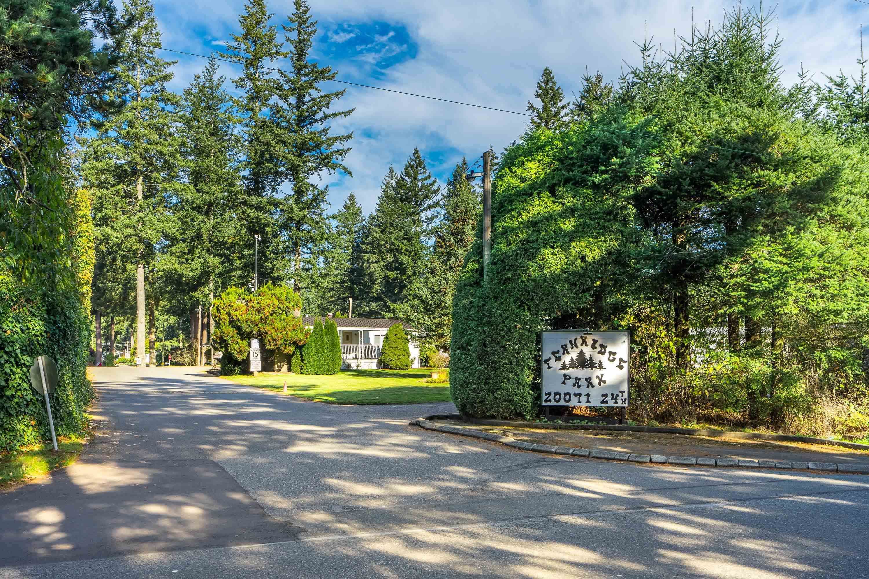 Main Photo: 77 20071 24 Avenue in Langley: Brookswood Langley Manufactured Home for sale in "Fernridge Park" : MLS®# R2829377