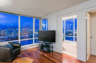 Photo 7: 802 2483 SPRUCE Street in Vancouver: Fairview VW Condo for sale in "Skyline" (Vancouver West)  : MLS®# R2151780