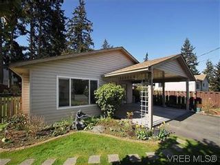 Photo 2: 709 Kelly Rd in VICTORIA: Co Hatley Park House for sale (Colwood)  : MLS®# 570145