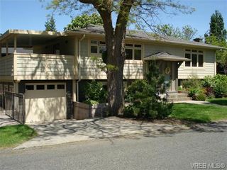 Photo 3: 2112 Pentland Rd in VICTORIA: OB South Oak Bay House for sale (Oak Bay)  : MLS®# 689547