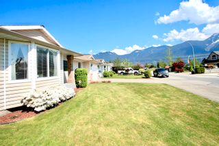 Photo 3: 7527 ARBUTUS Drive: Agassiz House for sale : MLS®# R2776772