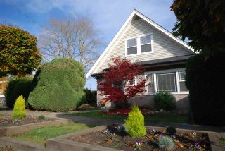 Photo 1: 5806 QUEBEC Street in Vancouver: Main House for sale (Vancouver East)  : MLS®# R2218037