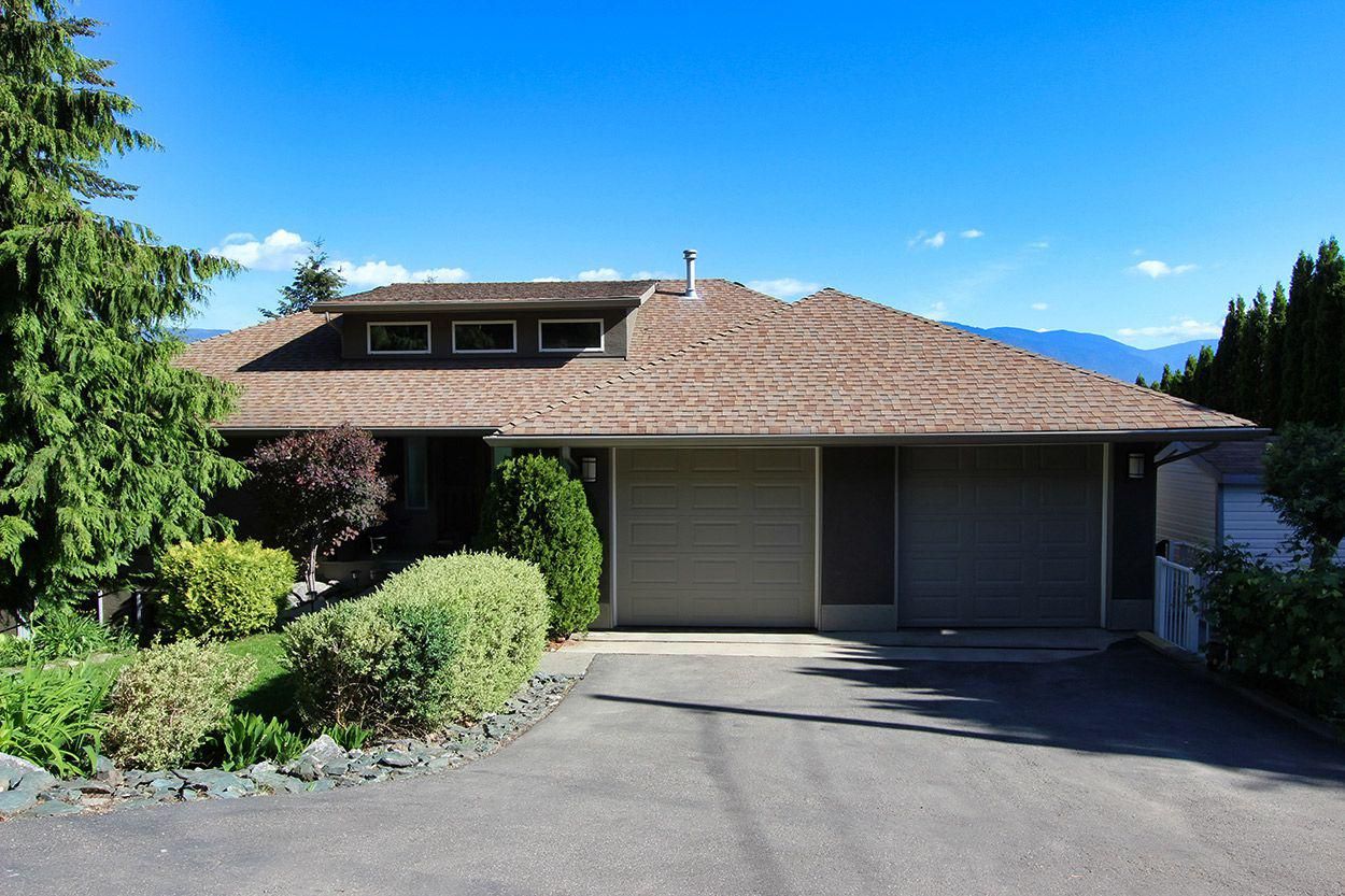 Main Photo: 2273 Lakeview Drive: Blind Bay House for sale (South Shuswap)  : MLS®# 10160915