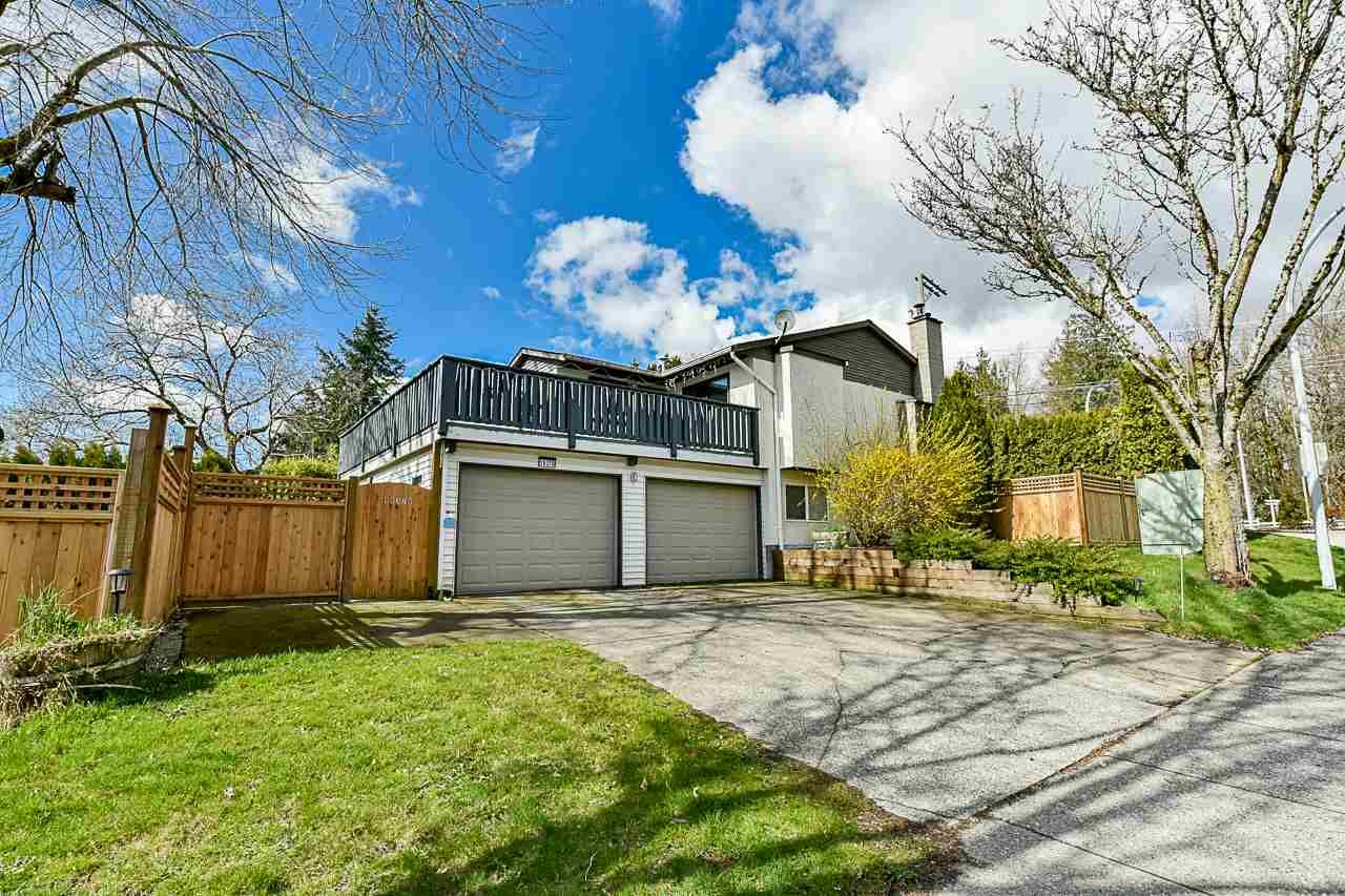 Main Photo: 19370 64 Avenue in Surrey: Clayton House for sale (Cloverdale)  : MLS®# R2563734