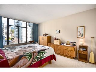 Photo 5: 502 1480 DUCHESS Avenue in West Vancouver: Ambleside Condo for sale in "WESTERLIES" : MLS®# V1029717