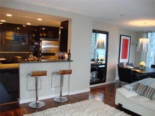 Photo 3: 2106 583 BEACH Crescent in Vancouver: False Creek North Condo for sale in "PARKWEST II" (Vancouver West)  : MLS®# V839365