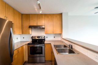 Photo 2: 409 124 W 3RD Street in North Vancouver: Lower Lonsdale Condo for sale in "THE VOGUE" : MLS®# R2245605
