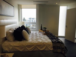 Photo 3: 702 5699 BAILLIE Street in Vancouver: Oakridge VW Condo for sale in "APERTURE" (Vancouver West)  : MLS®# R2196977