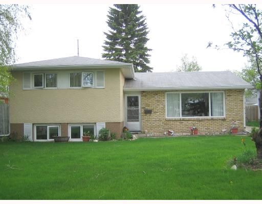 Main Photo: 68 GILIA Drive in WINNIPEG: West Kildonan / Garden City Residential for sale (North West Winnipeg)  : MLS®# 2809405