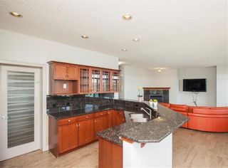 Photo 6: 9 Crestbrook Place SW in Calgary: Crestmont Detached for sale : MLS®# A1214472