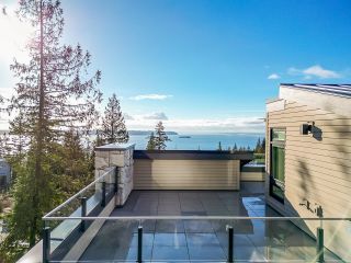 Photo 31: 2991 BURFIELD Place in West Vancouver: Cypress Park Estates 1/2 Duplex for sale in "Mulgrave Park" : MLS®# R2838660