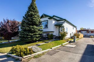 Photo 2: 116 Everridge Way SW in Calgary: Evergreen Detached for sale : MLS®# A2084911