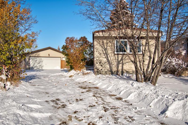 FEATURED LISTING: 236 Spring Haven Court Southeast Airdrie