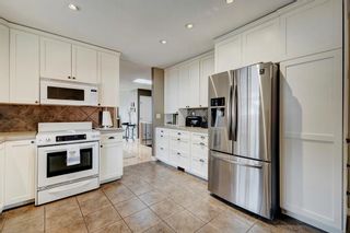 Photo 8: 80 Woodfield Crescent SW in Calgary: Woodbine Detached for sale : MLS®# A2042416
