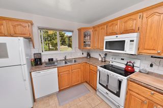 Photo 7: 617 Bryden Crt in Esquimalt: Es Rockheights House for sale : MLS®# 926714
