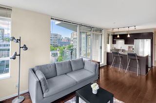 Photo 6: 801 1650 W 7TH Avenue in Vancouver: Fairview VW Condo for sale in "The Virtu" (Vancouver West)  : MLS®# R2278032
