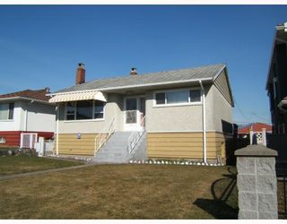 Photo 7: 2579 E 42ND Avenue in Vancouver: Killarney VE House for sale in "KILLARNEY" (Vancouver East)  : MLS®# V756949