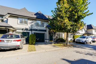 Photo 3: 60 18883 65 Avenue in Surrey: Cloverdale BC Townhouse for sale in "APPLEWOOD (BY POLYGON)" (Cloverdale)  : MLS®# R2725344