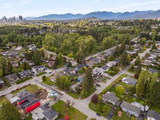 Photo 4: 3585 CHRISDALE Avenue in Burnaby: Government Road House for sale in "GOVERNMENT ROAD, BURNABY" (Burnaby North)  : MLS®# R2880898