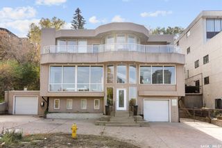 Photo 3: 306 Saskatchewan Crescent East in Saskatoon: Nutana Residential for sale : MLS®# SK914904